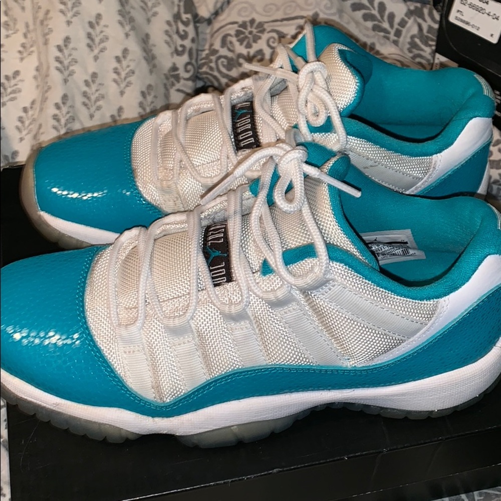 Grade school Jordan retro 11 low